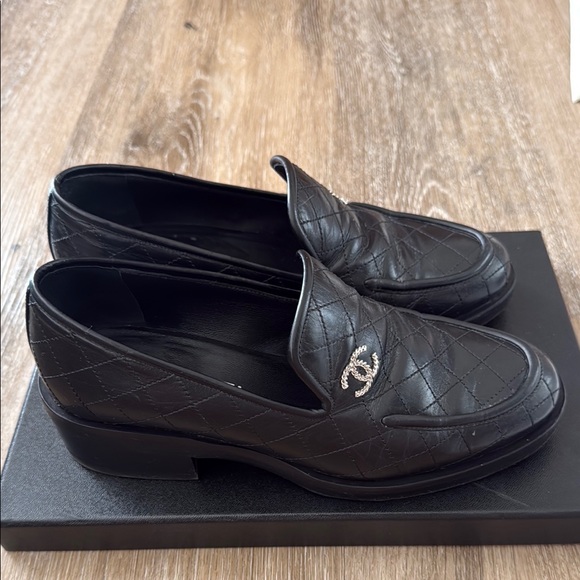 Chanel Black Quilted Loafers - Picture 2 of 11
